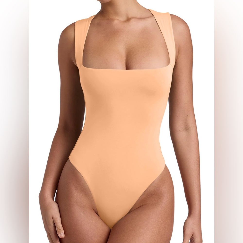 NWT REORIA Butsmooth® Women’s Square Neck Double Lined Bodysuit – Medium